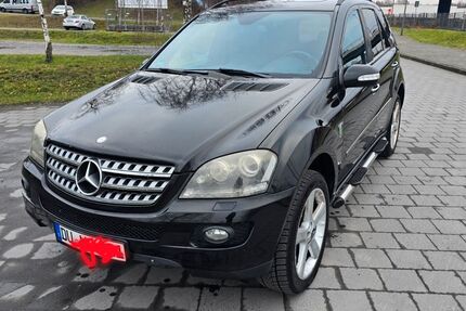 Mercedes-Benz ML 500 230.000 km 10.000 &euro; Duisburg 47259