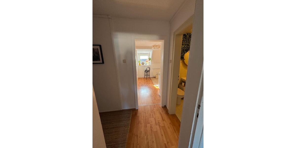 Dachgeschoßwohnung Essen Stadtbezirk III - 3 Zimmer, 60 m&sup2;, 650&euro; | Angebot:27539477