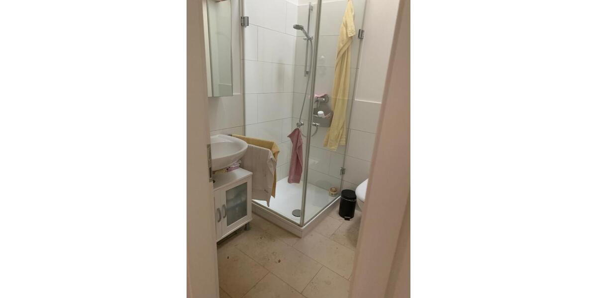 Dachgeschoßwohnung Neuss Furth-Mitte - 3 Zimmer, 70 m&sup2;, 1.050&euro; | Angebot:26013833