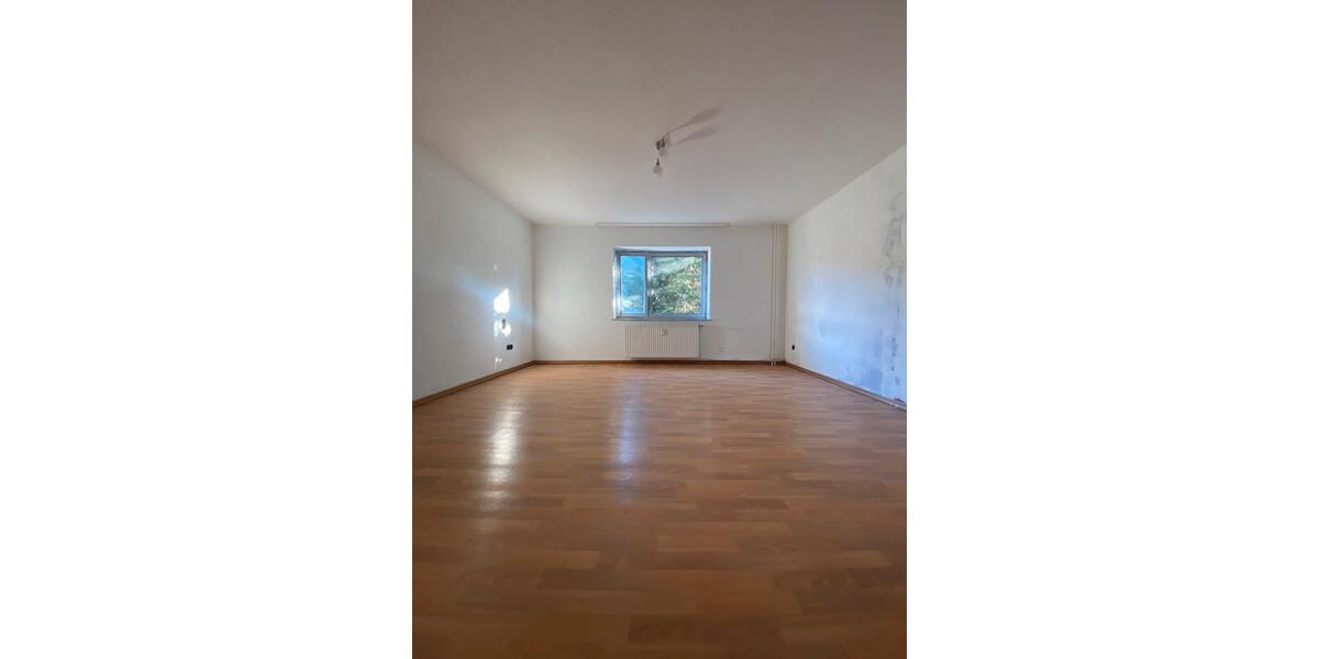 Etagenwohnung Duisburg Duisburg-Mitte - 4 Zimmer, 104 m&sup2;, 660&euro; | Angebot:25454145