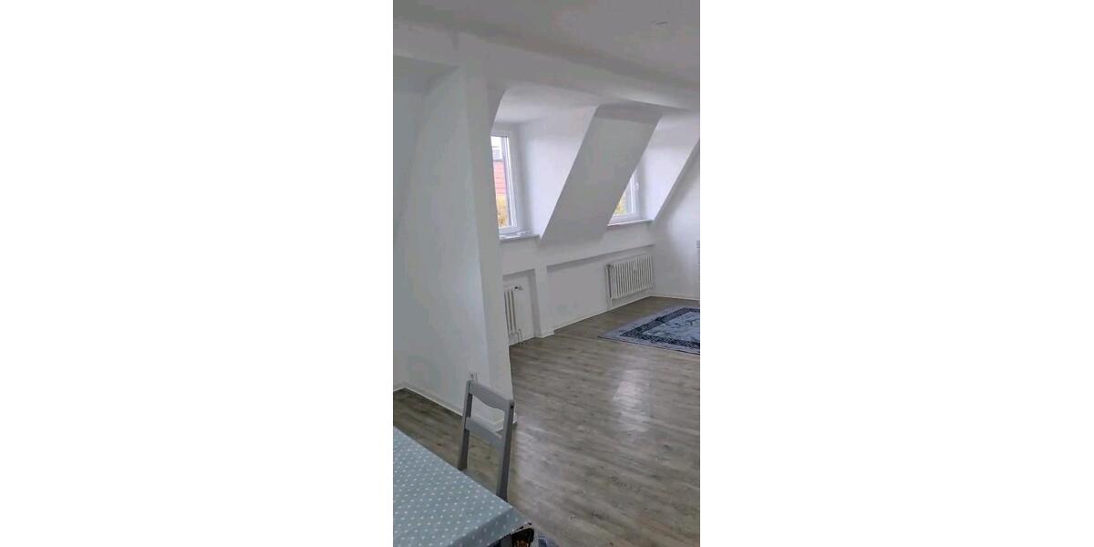 Dachgeschoßwohnung Essen Südviertel - 4 Zimmer, 102 m&sup2;, 1.140&euro; | Angebot:27564948
