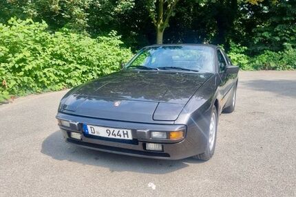 Porsche 944 229.000 km 27.900 &euro; Düsseldorf 40489