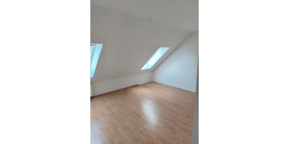 Dachgeschoßwohnung Duisburg Beeck - 2 Zimmer, 53 m&sup2;, 400&euro; | Angebot:27583817