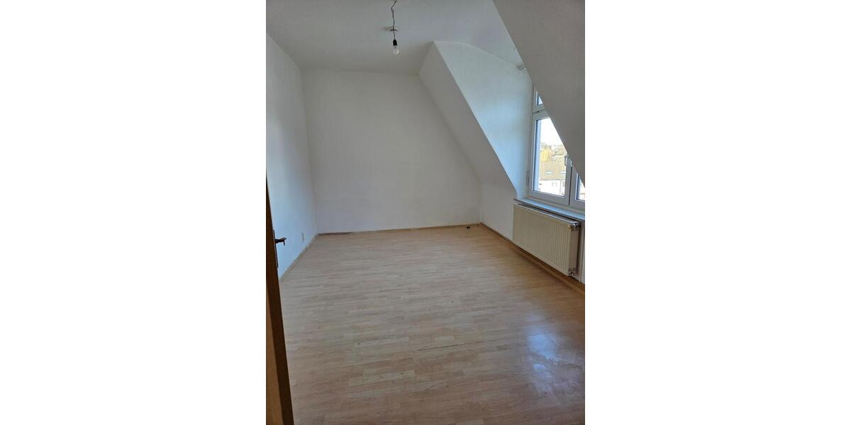 Dachgeschoßwohnung Wuppertal Gemarkung Barmen - 4 Zimmer, 90 m&sup2;, 625&euro; | Angebot:25963687