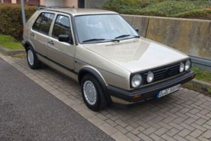 VW Golf 105.000 km 7.000 &euro; Düsseldorf 40239