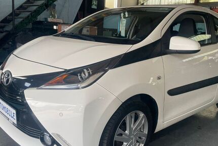 Toyota Aygo (X) 81.000 km 7.490 &euro; Bottrop 46238