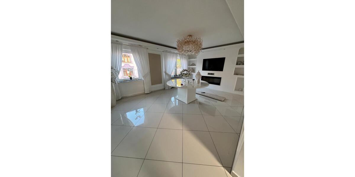 Etagenwohnung Duisburg Mittelmeiderich - 6 Zimmer, 169 m&sup2;, 253.000&euro; | Angebot:26929867