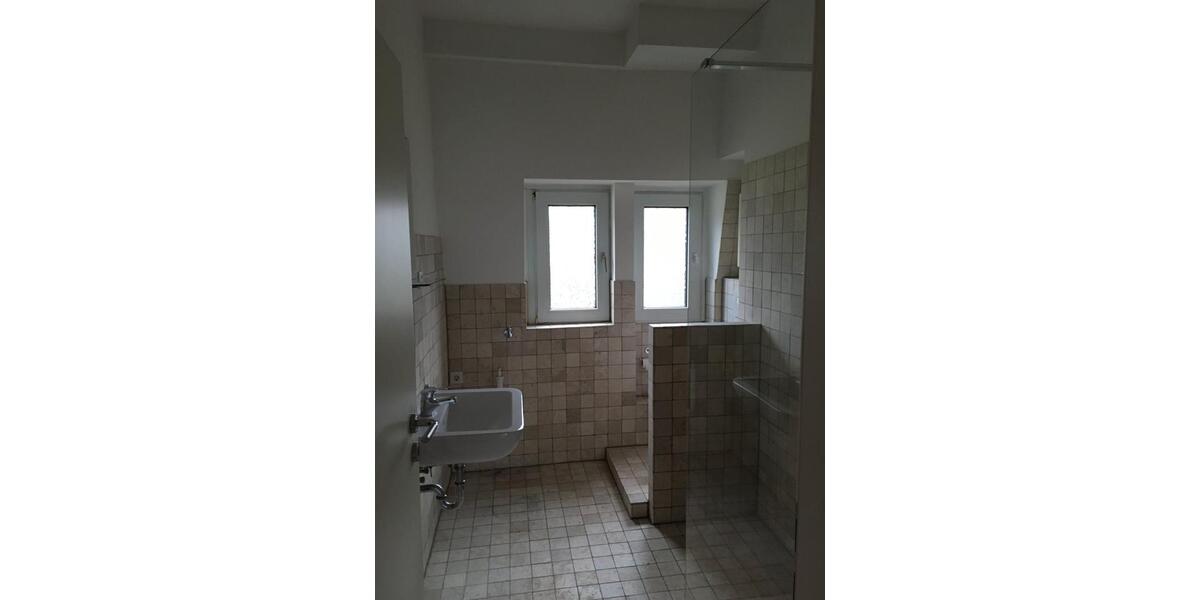 Dachgeschoßwohnung Essen Huttrop - 2 Zimmer, 59 m&sup2;, 495&euro; | Angebot:27535180