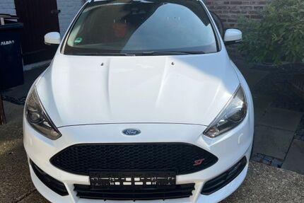 Ford Focus 105.000 km 13.500 &euro; Grevenbroich 41516