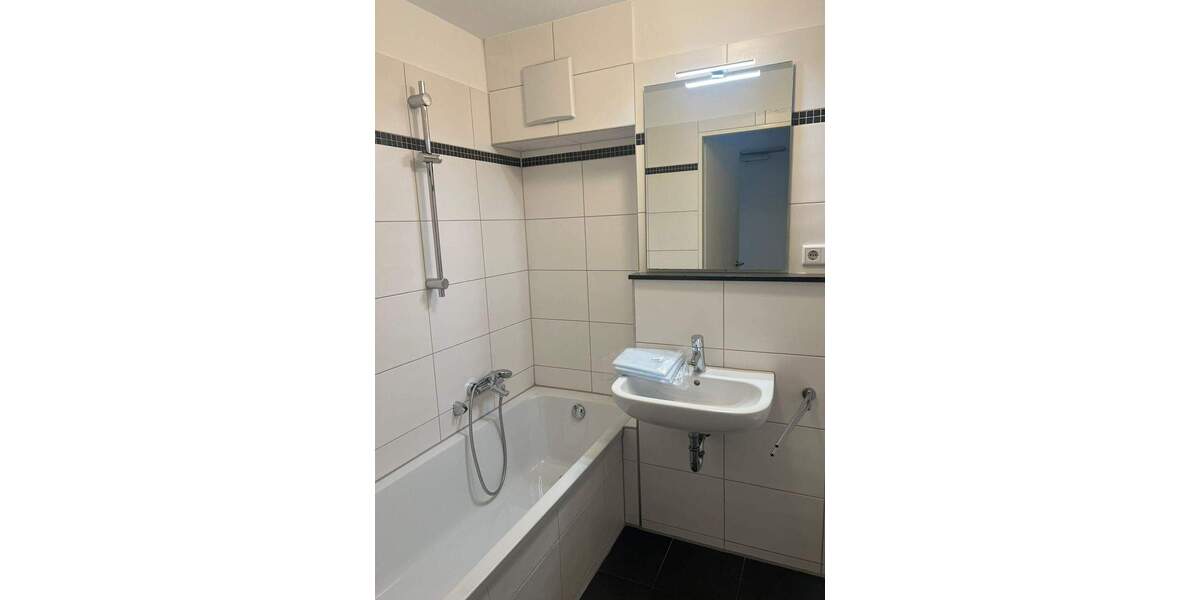 Etagenwohnung Düsseldorf Flingern Süd - 4 Zimmer, 100 m&sup2;, 1.500&euro; | Angebot:25740531