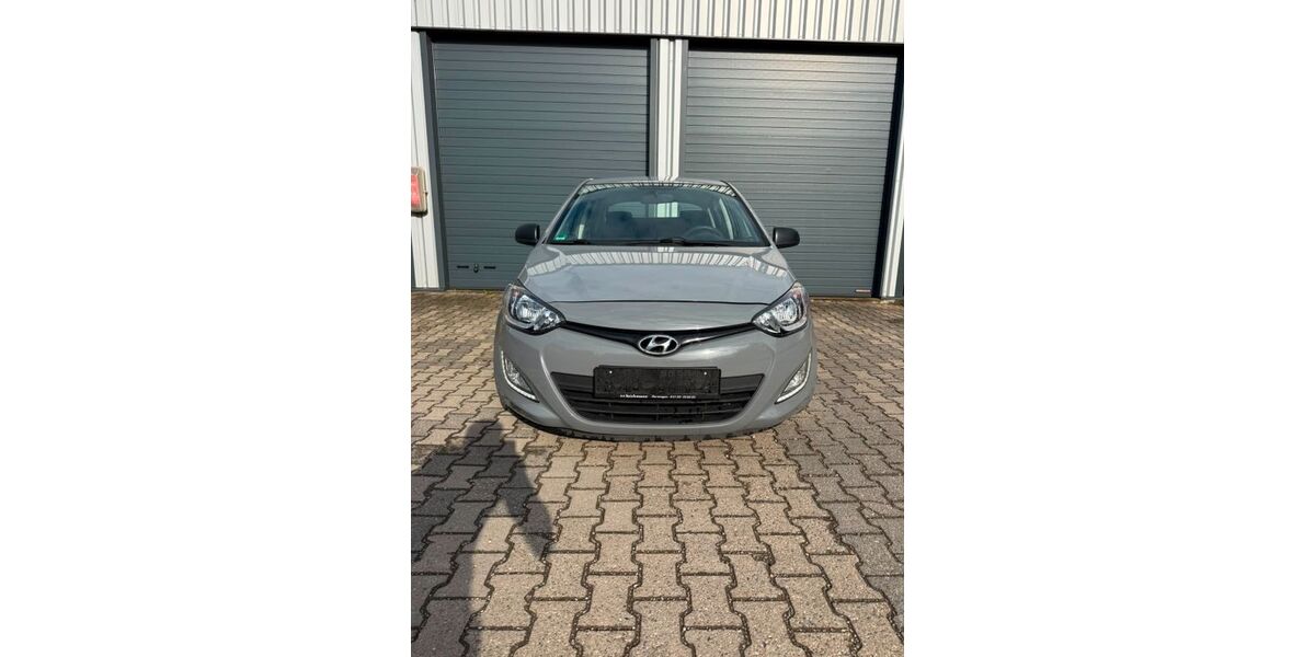 Hyundai i20 146.000 km 3.999 &euro; Duisburg 47239