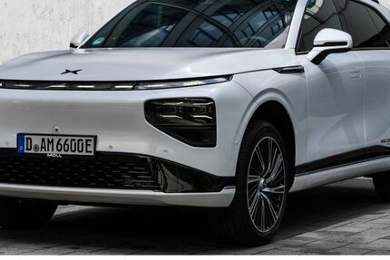 XPeng G9 10.500 km 54.950 &euro; Düsseldorf 40547